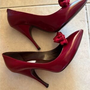 Marc Jacobs Burgundy Heels with Bow Accent